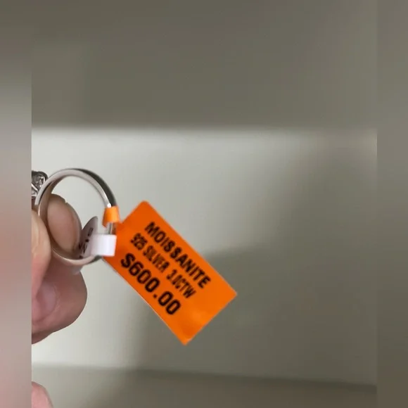 NWT MOISSANITE 925 SILVER 3.0 CTW RING - Picture 3 of 4